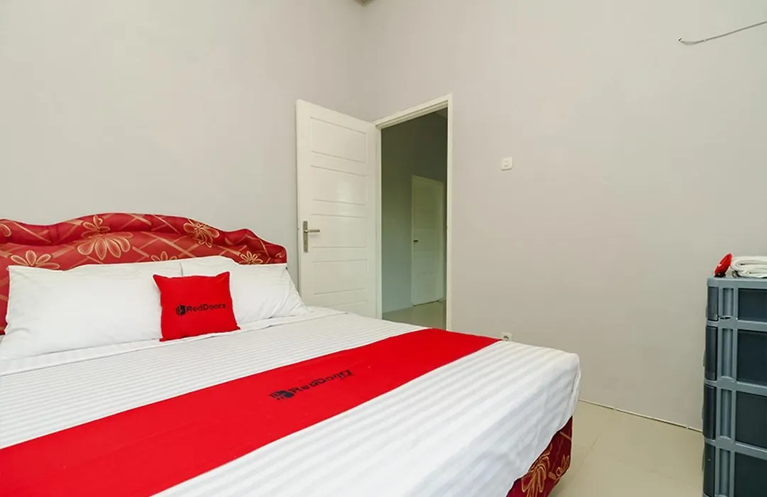 RedDoorz @ Jalan Demang Lebar Raya Palembang-1