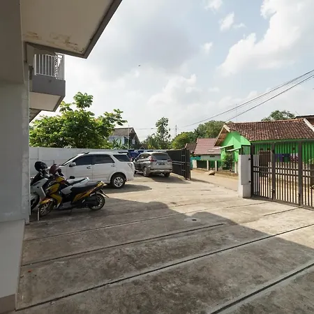 RedDoorz @ Jalan Demang Lebar Raya Palembang-3